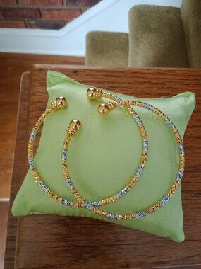 Open Bangle Bracelets/2
